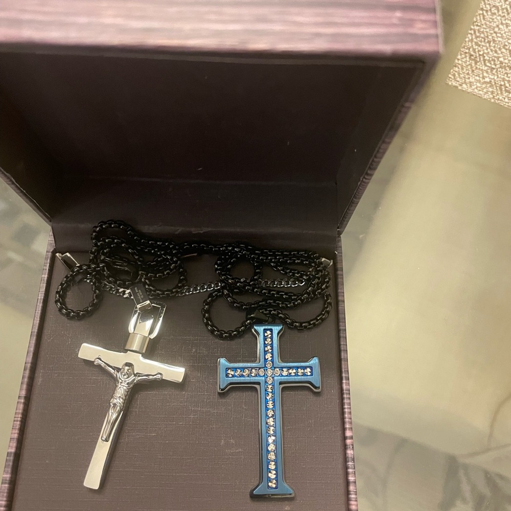 Men's Silver and Blue Cross Necklace Set NEW Retail $70